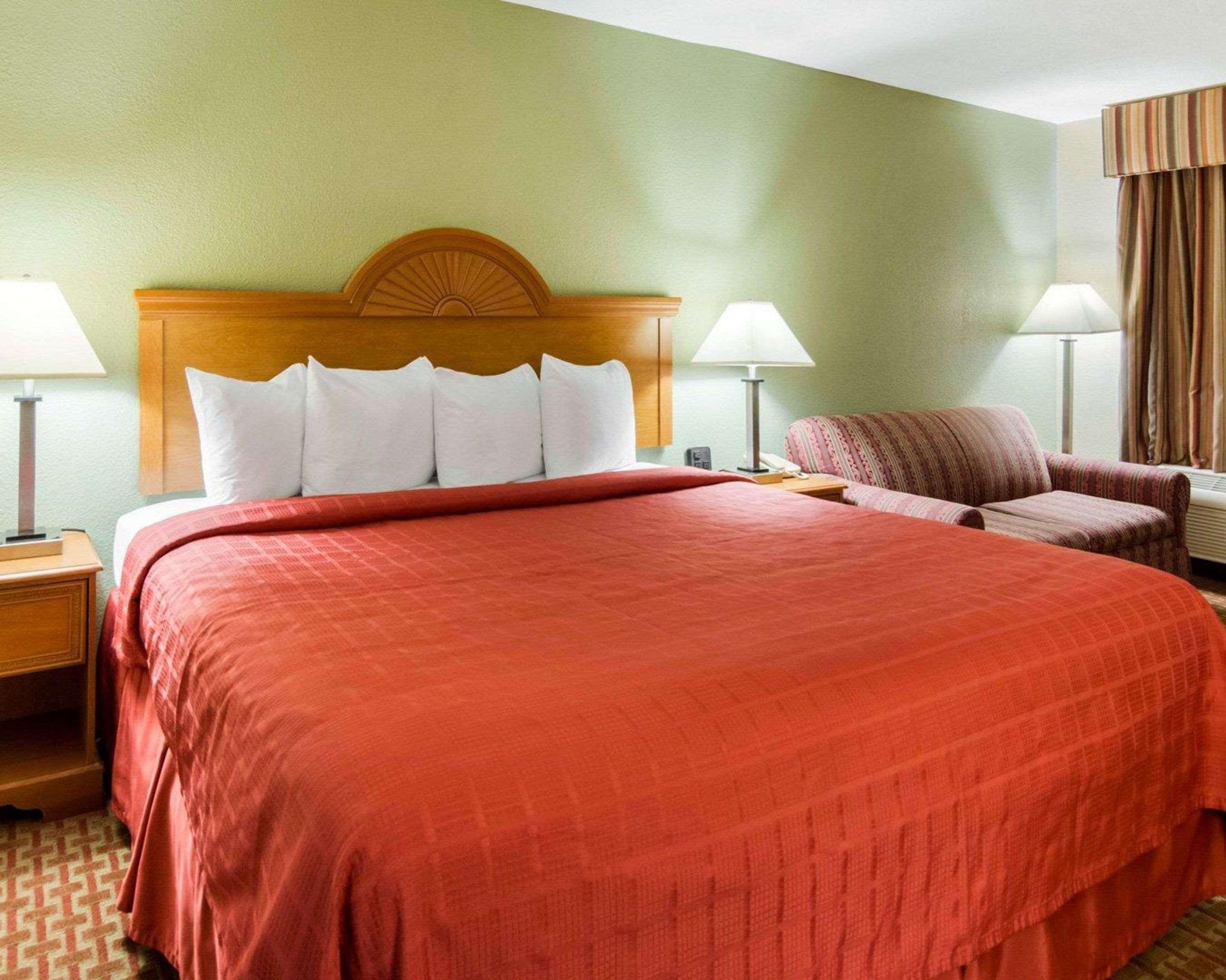 Quality Inn South Hill I-85 Екстериор снимка