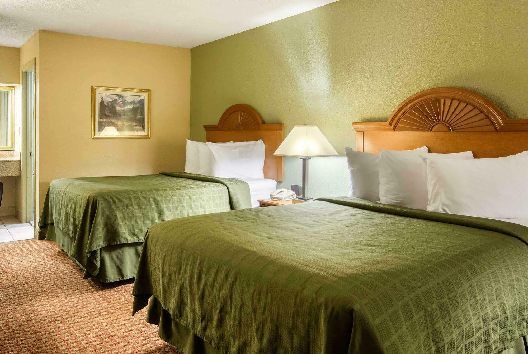 Quality Inn South Hill I-85 Екстериор снимка