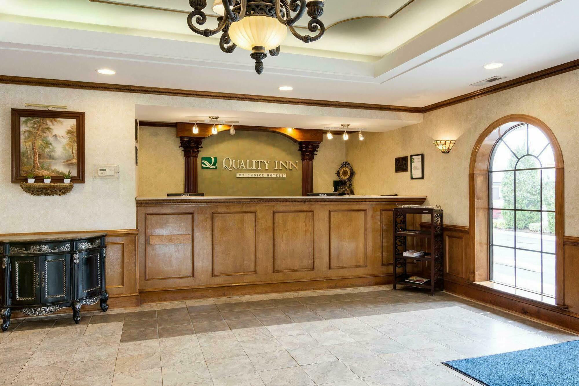 Quality Inn South Hill I-85 Екстериор снимка